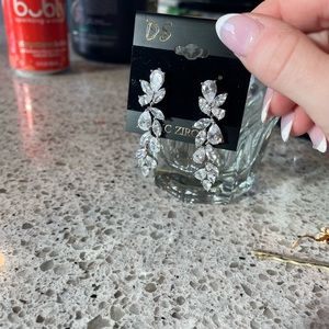 Cubic zirconia wedding/bridal drop earrings.